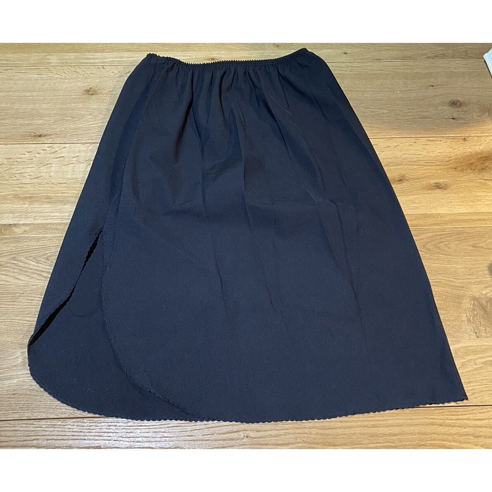 Vtg Small Vanity Fair Black 24" 1/2 Slip w/Slit Scallop Edge Retro Chic Feminine